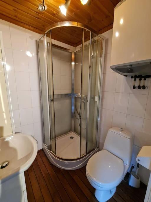 Cozy Apartment In The City Center Of Strömstad Kültér fotó