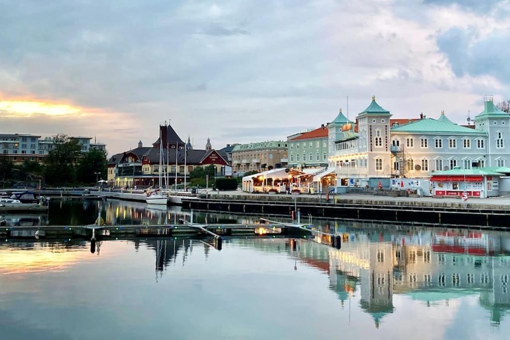 Cozy Apartment In The City Center Of Strömstad Kültér fotó